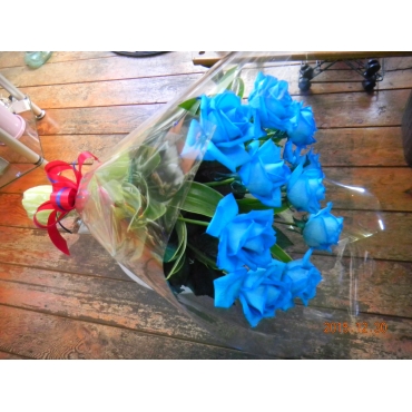 花キューピット加盟店 店舗名：花の店　フルールホリ
フラワーギフト商品番号：900092
商品名：青いバラとグリーン(葉物）の花束