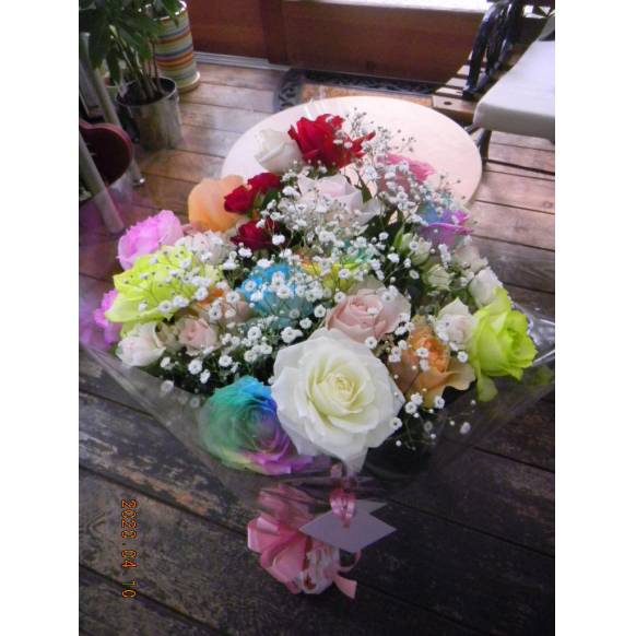 花キューピット加盟店 店舗名：花の店　フルールホリ
フラワーギフト商品番号：900097
商品名：いろいろなバラのミックスとカスミ草の花束