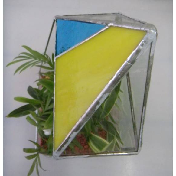 ハイドロカルチャーでステンドガラスハウス植え